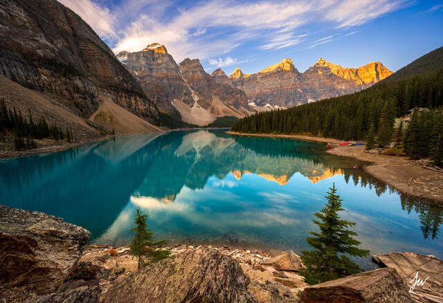 Sunrise at Moraine Lake in Banff