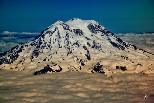 Mount Rainier photograph taken from the air.