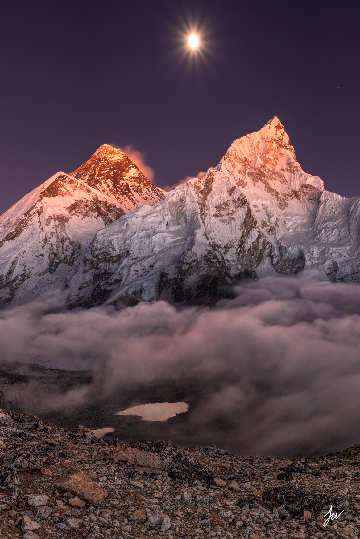 NEPAL HIMALAYA & THE ALPS 写真集 Nepal - Himalayas - Mount Everest and Nuptse peaks. News