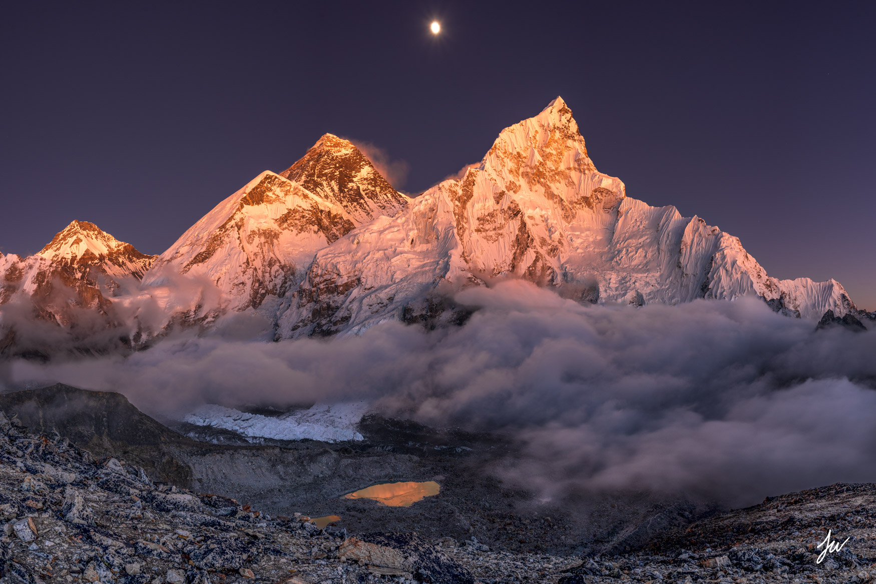 Kala Patthar sunset on Everest in the Khumbu. 