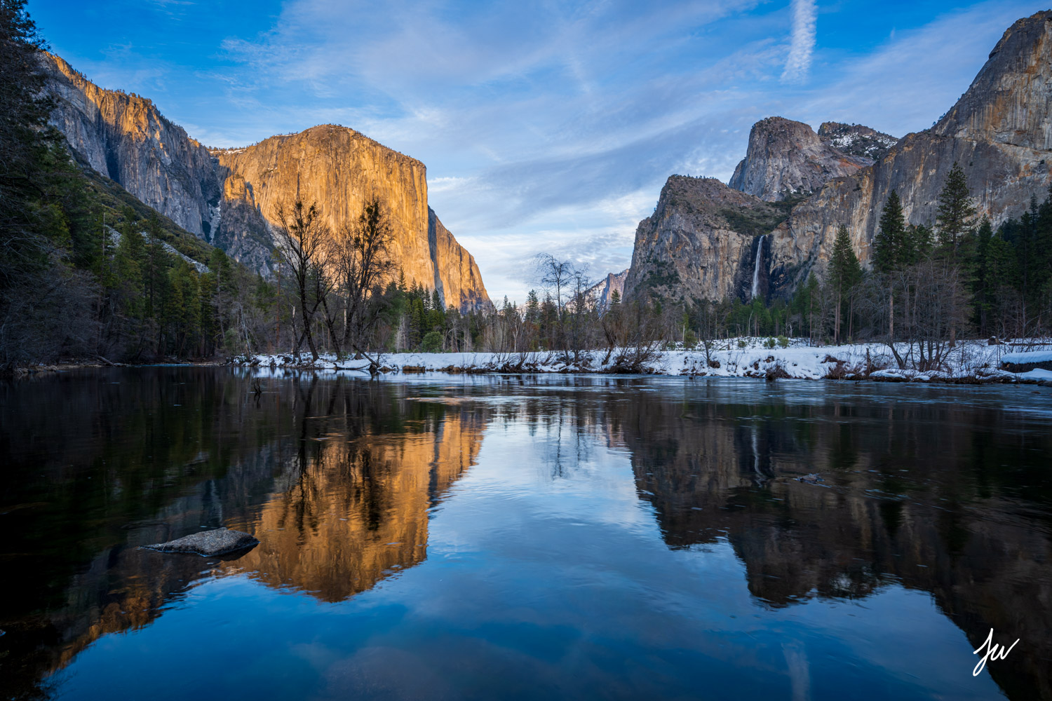 Valley view sunset in Yosemite Valley in winter.